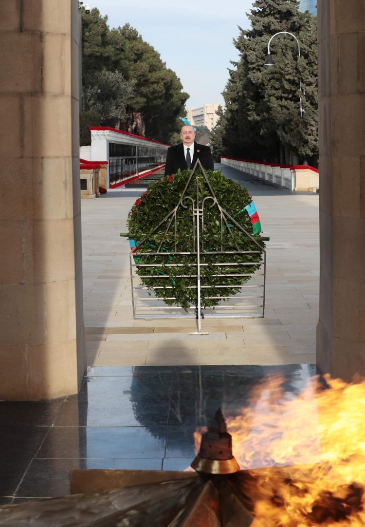 Prezident və birinci xanım Şəhidlər xiyabanını ziyarət ediblər -