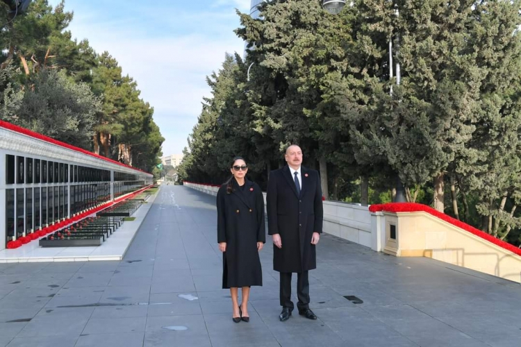 Prezident və birinci xanım Şəhidlər xiyabanını ziyarət ediblər -