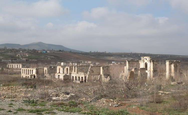 Qazaxıstan Prezidenti Füzuli şəhərinin Baş planı ilə tanış olub -