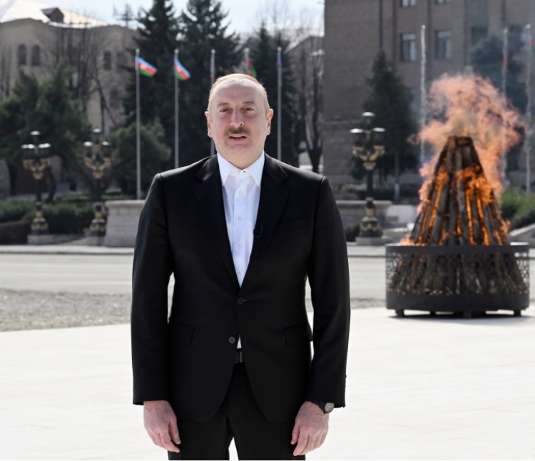 İlham Əliyev Xankəndidə Novruz tonqalını alovlandırıb -