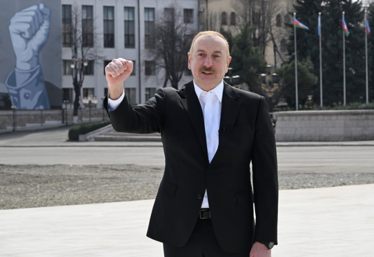 İlham Əliyev Xankəndidə Novruz tonqalını alovlandırıb -