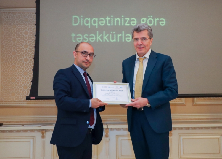 “Üz-çənə və baş-boyun patologiyalarına müasir yanaşma” adlı elmi-nəzəri konfrans keçirilib -