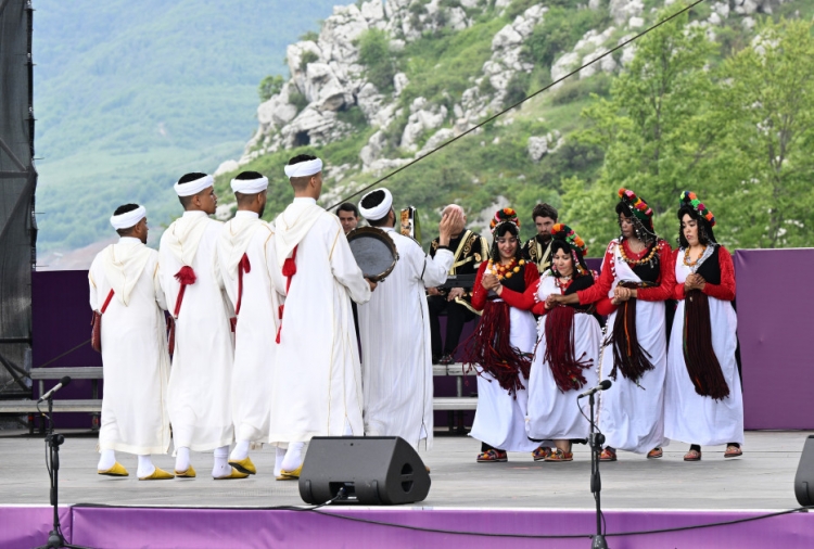 Prezident və birinci xanım Şuşada “Xarıbülbül” festivalında iştirak ediblər -