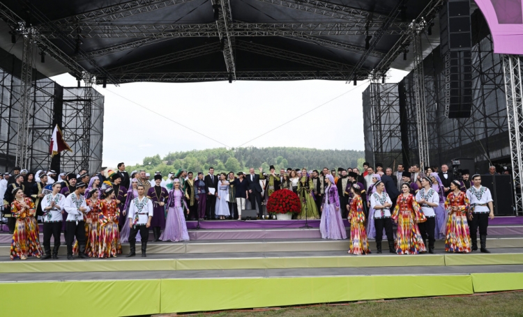 Prezident və birinci xanım Şuşada “Xarıbülbül” festivalında iştirak ediblər -