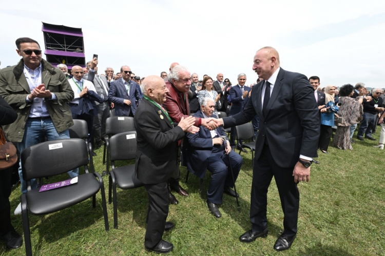 Prezident və birinci xanım Şuşada “Xarıbülbül” festivalında iştirak ediblər -