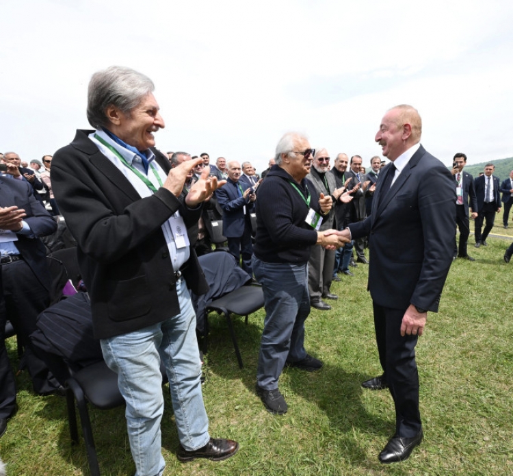 Prezident və birinci xanım Şuşada “Xarıbülbül” festivalında iştirak ediblər -