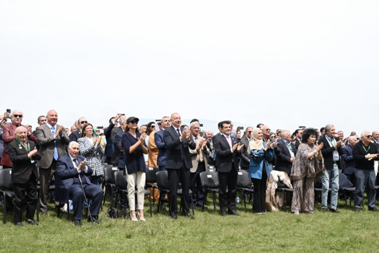 Prezident və birinci xanım Şuşada “Xarıbülbül” festivalında iştirak ediblər -