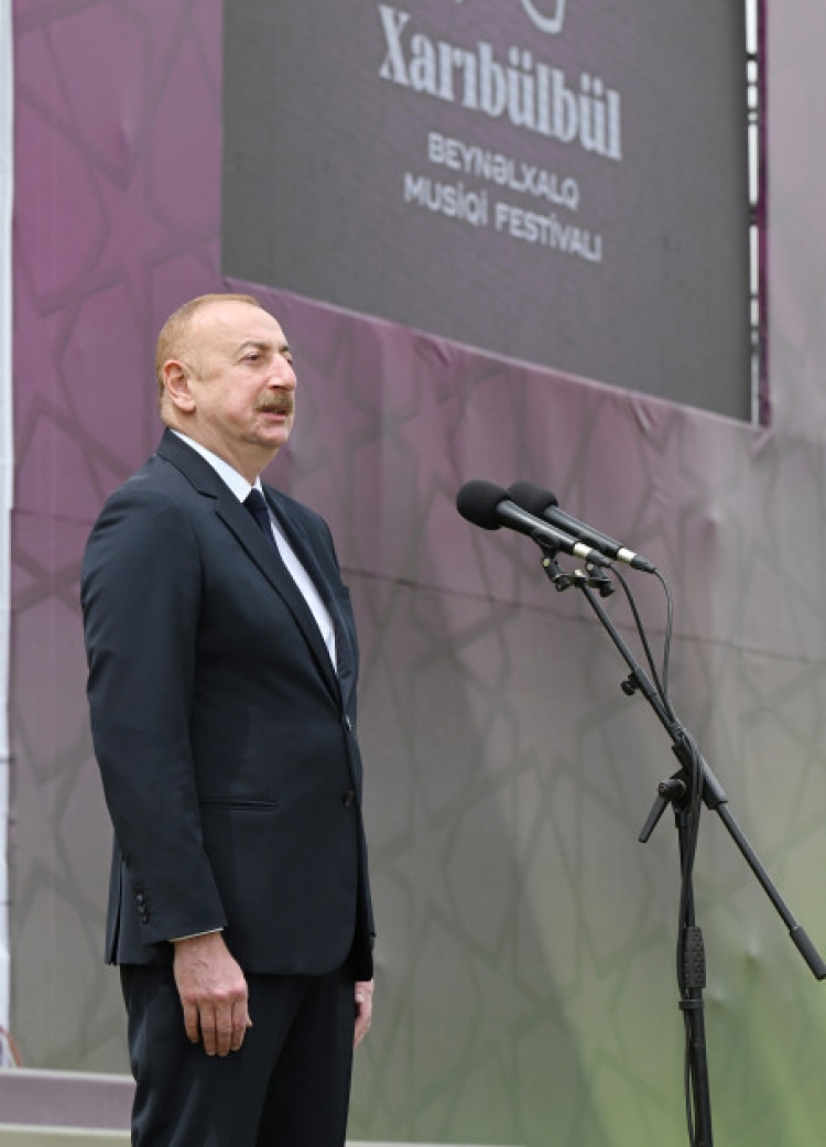 Prezident və birinci xanım Şuşada “Xarıbülbül” festivalında iştirak ediblər -
