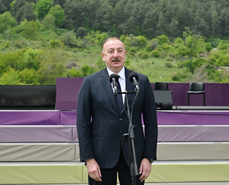 Prezident və birinci xanım Şuşada “Xarıbülbül” festivalında iştirak ediblər -