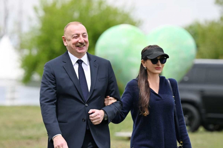 Prezident və birinci xanım Şuşada “Xarıbülbül” festivalında iştirak ediblər -