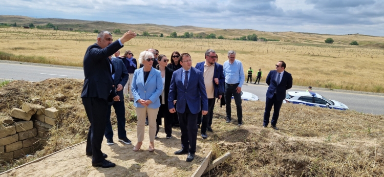 Latviya Parlamentinin sədri Füzuliyə səfər edib -