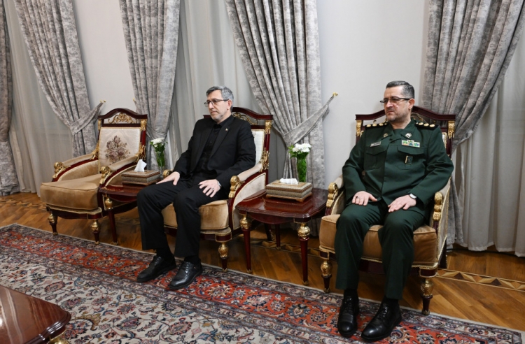 İlham Əliyev İran səfirliyində olub -