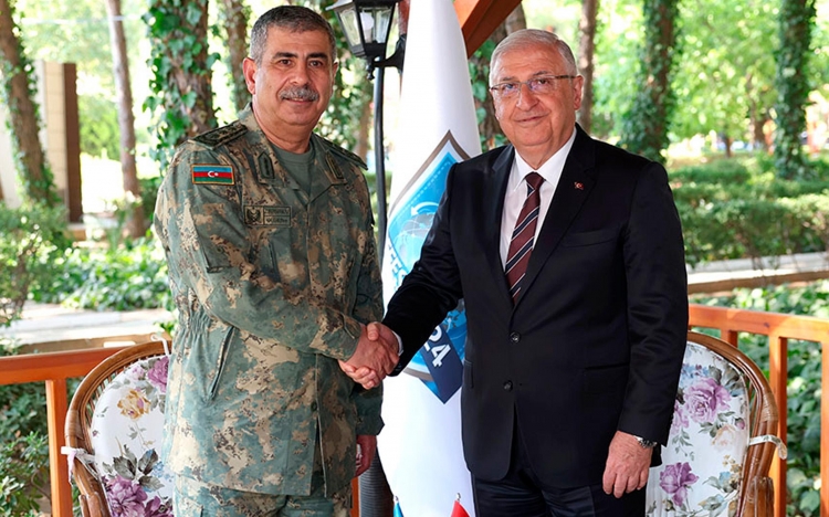 Zakir Həsənov Yaşar Gülerlə hərbi təhsil sahəsində əməkdaşlığın inkişafını müzakirə edib -