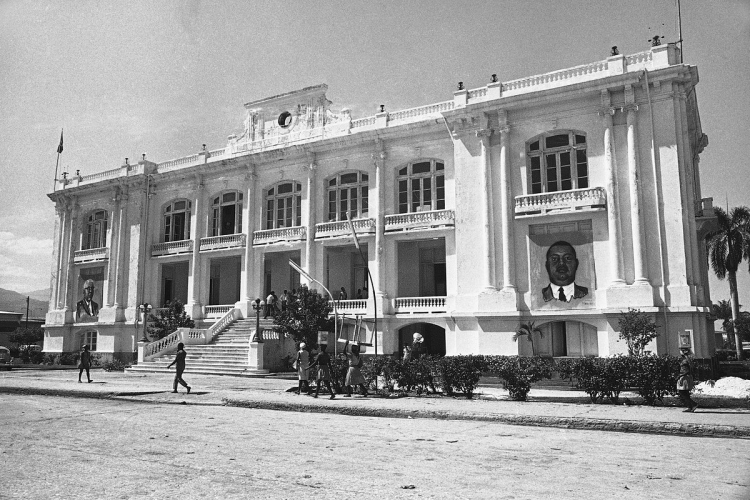 “Mərhəmət bilmirəm” – Uşaqları satdı, ölkəni qorxu içində saxladı -