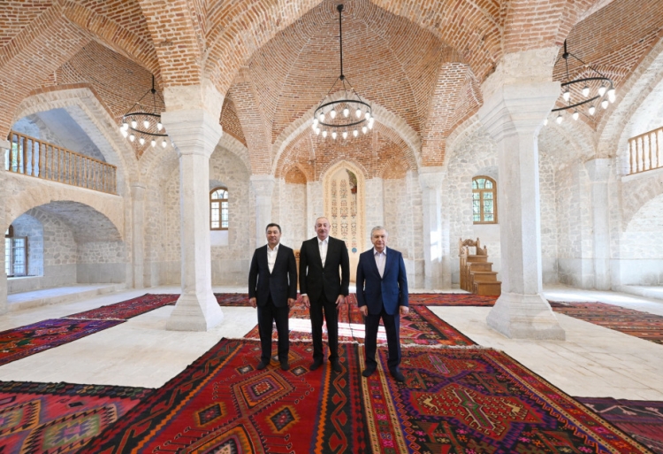 Azərbaycan, Özbəkistan və Qırğızıstan prezidentləri Şuşada gəziblər -