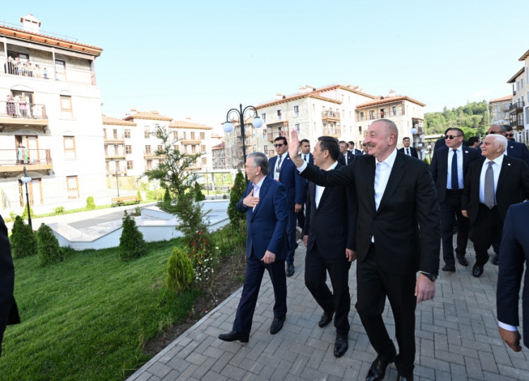 Azərbaycan, Özbəkistan və Qırğızıstan prezidentləri Şuşada gəziblər -