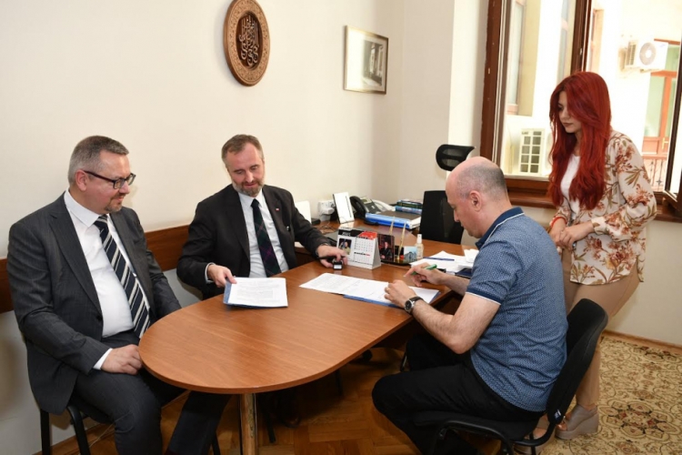 Bakıda polşalı memara həsr olunan sərgi açılacaq