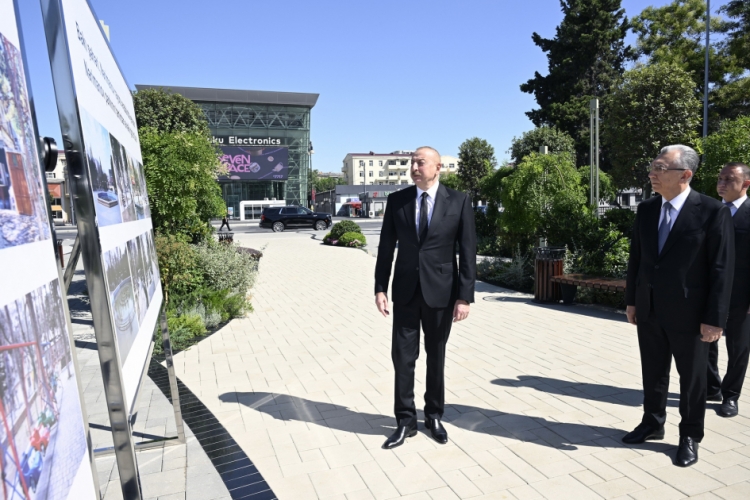 Bakıda yenidən qurulan Nərimanov parkı istifadəyə verilib -