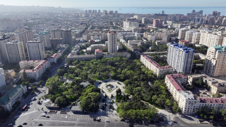 Bakıda yenidən qurulan Nərimanov parkı istifadəyə verilib -