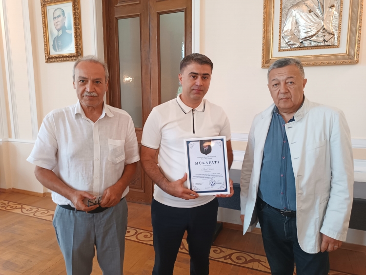 Həsən bəy Zərdabi adına mükafat təqdim olunub –