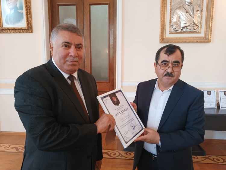 Həsən bəy Zərdabi adına mükafat təqdim olunub –