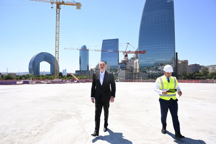 Prezident Bakıdakı Zəfər parkında –