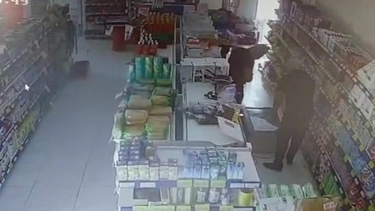 Bakıda 7 marketdən 42 min manatlıq oğurluq edən maskalı şəxslər saxlanılıb -