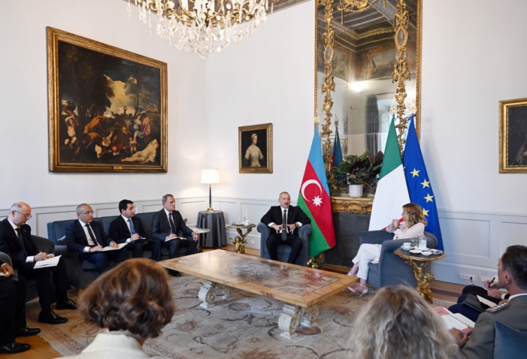 Prezident İlham Əliyevin İtaliya Nazirlər Şurasının sədri ilə görüşü keçirilib - 