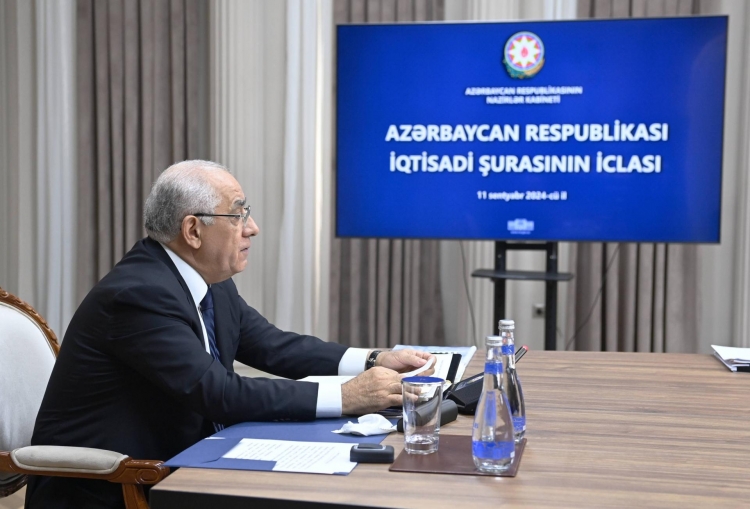İqtisadi Şura 2025-ci və növbəti 3 il üzrə büdcə layihələrini müzakirə edib -