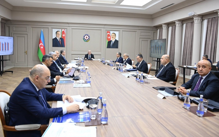 İqtisadi Şura 2025-ci və növbəti 3 il üzrə büdcə layihələrini müzakirə edib -