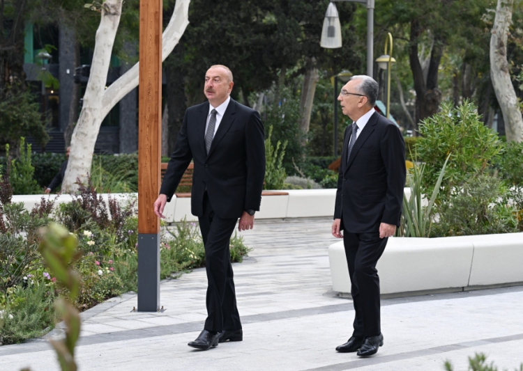 Prezident İlham Əliyev “Xəqani” bağında aparılmış abadlıq və yenidənqurma işlərindən sonra yaradılan şəraitlə tanış olub -