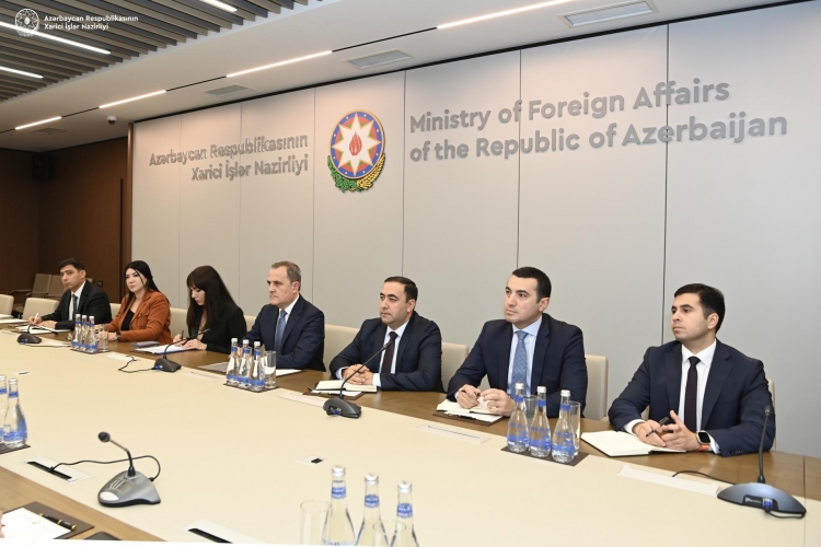 Ceyhun Bayramov ABŞ dövlət katibinin köməkçisinin müavini ilə görüşüb -