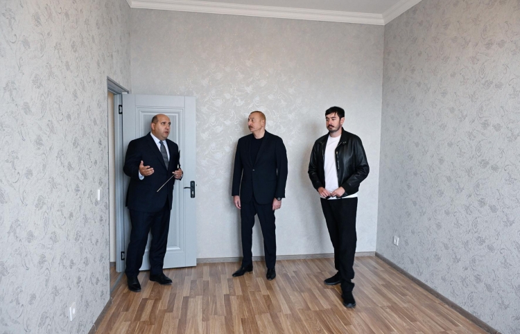 İlham Əliyev Ağdamın Kəngərli kəndində aparılan bərpa işləri ilə tanış olub -