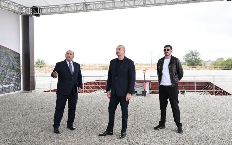 Prezident Ağdamın Eyvazxanbəyli kəndinin təməlqoyma mərasimində iştirak edib -