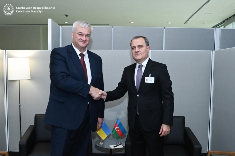 Ceyhun Bayramov Andrey Sibiqa ilə görüşüb -