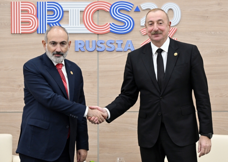 Azərbaycan və Ermənistan liderləri Kazanda görüşüblər -