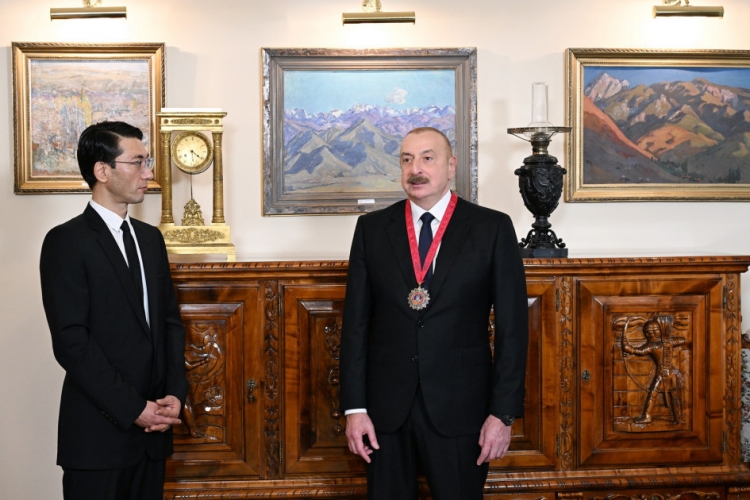 Bişkekdə İlham Əliyevə “Çingiz Aytmatov” ordeni təqdim edilib -