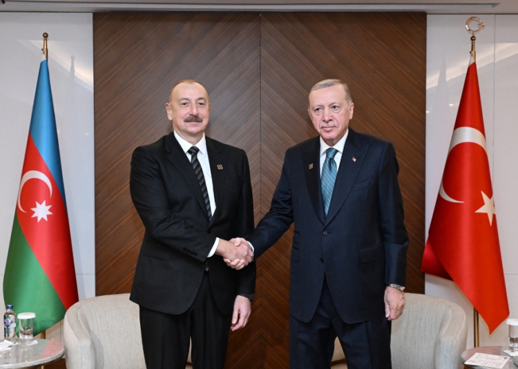 Bişkekdə Azərbaycan və Türkiyə prezidentləri görüşüblər -