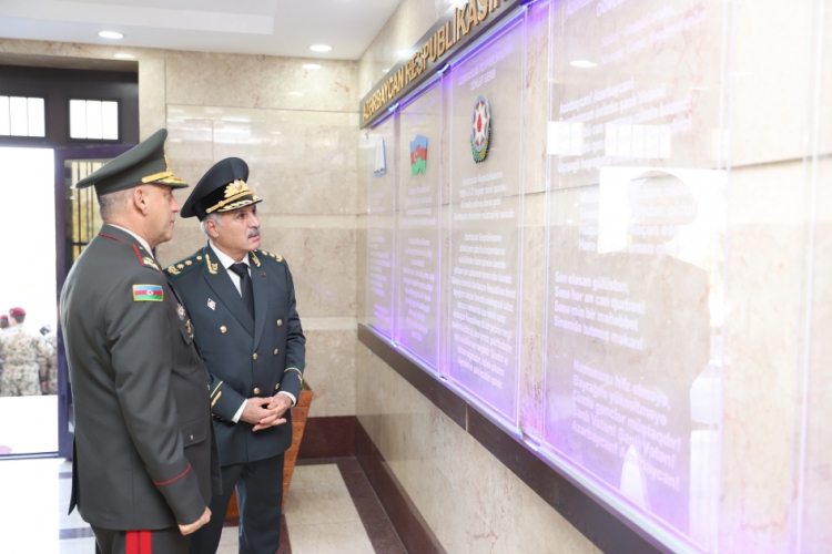 Hərbi prokuror Daxili Qoşunlarının hərbçiləri ilə görüşüb