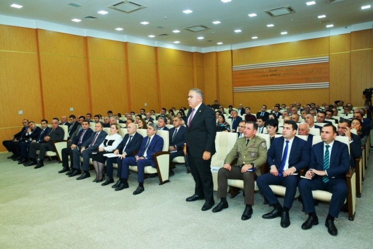 Bakıda qarlı hava şəraitinə hazırlıq görülüb