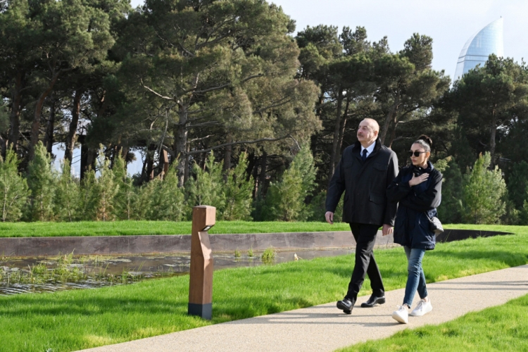 Prezident Mərkəzi Nəbatat Bağının açılışında iştirak edib -