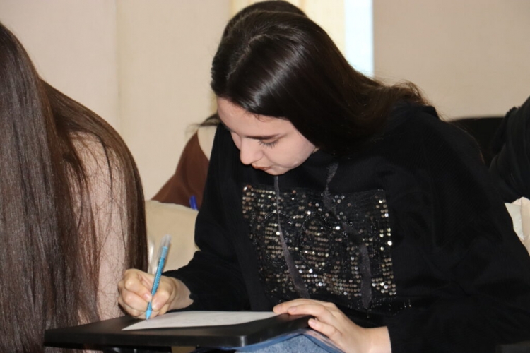 Məktəblilər arasında esse müsabiqəsi keçirilib
