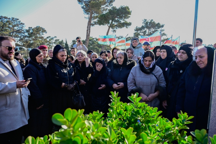 Polad Həşimovun doğum günündə xatirəsi yad edilib -