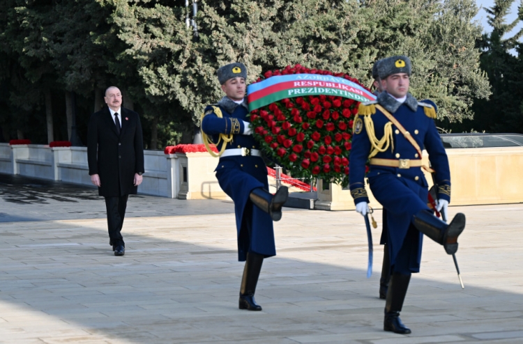 Prezident 20 Yanvar şəhidlərinin xatirəsini yad edib -