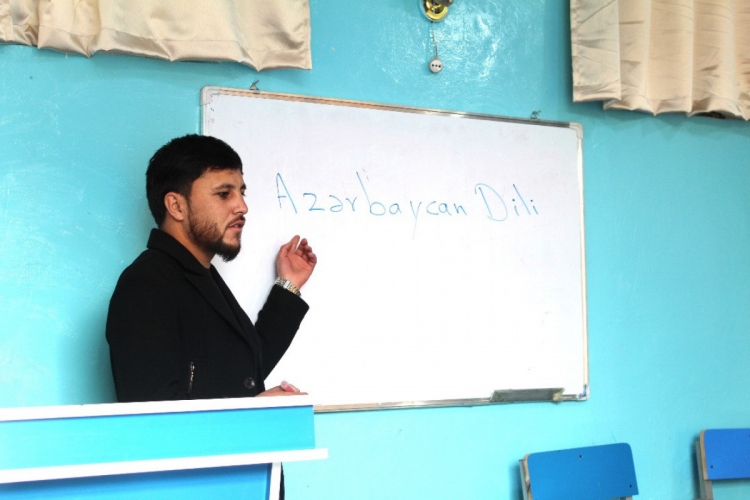 Əfqanıstandakı Azərbaycan əsilli əfşarlar üçün təhsil mərkəzi yaradılıb -