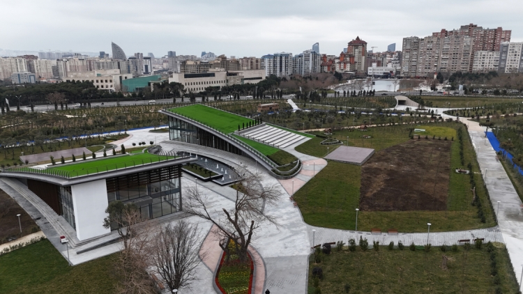 Bakının mərkəzində yeni yaradıla parkdan