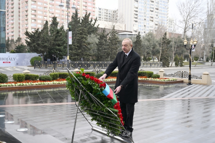 Prezident və birinci xanım Xocalı soyqırımı abidəsini ziyarət ediblər -