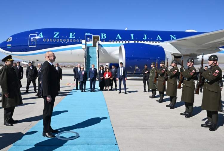 İlham Əliyev Türkiyəyə işgüzar səfər edib