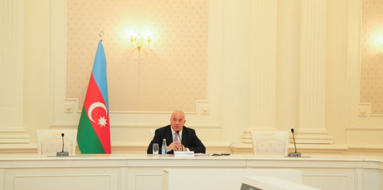“İnzibati müqavilə və ondan irəli gələn mübahisələrə baxılmasının xüsusiyyətləri” mövzusu müzakirə olunub -