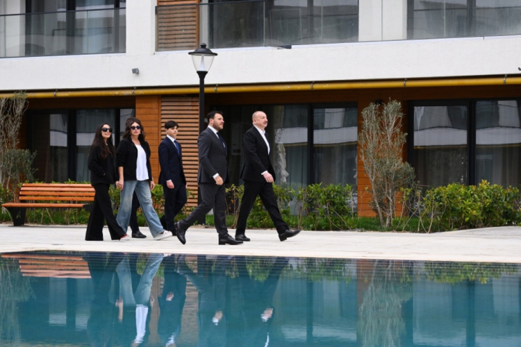 Prezident və birinci xanım “Sea Breeze”də -
